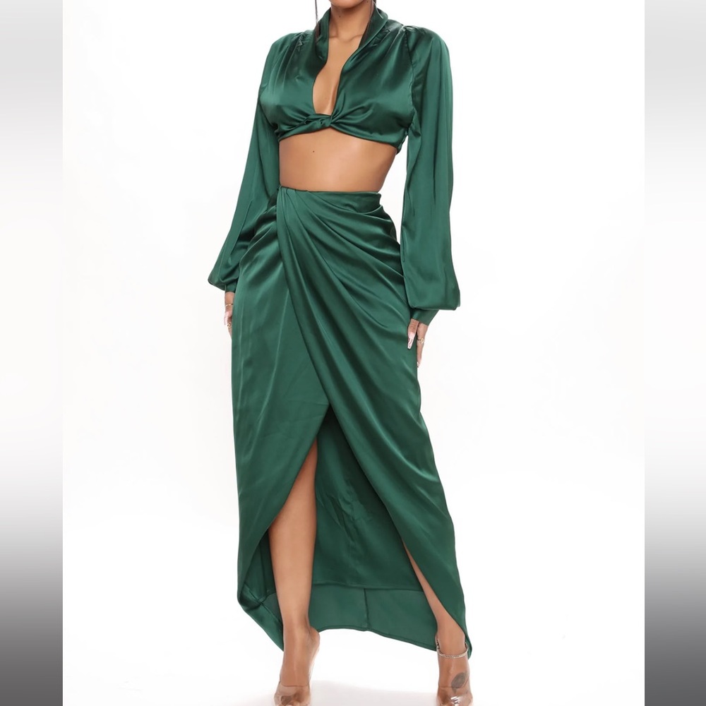 Long sleeve crop/ skirt side slit set